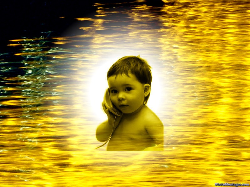 Fotomontaje en mar de color amarillo hermoso