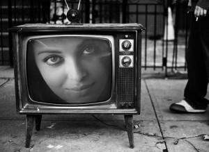 fotomontaje-en-televisor-antiguo